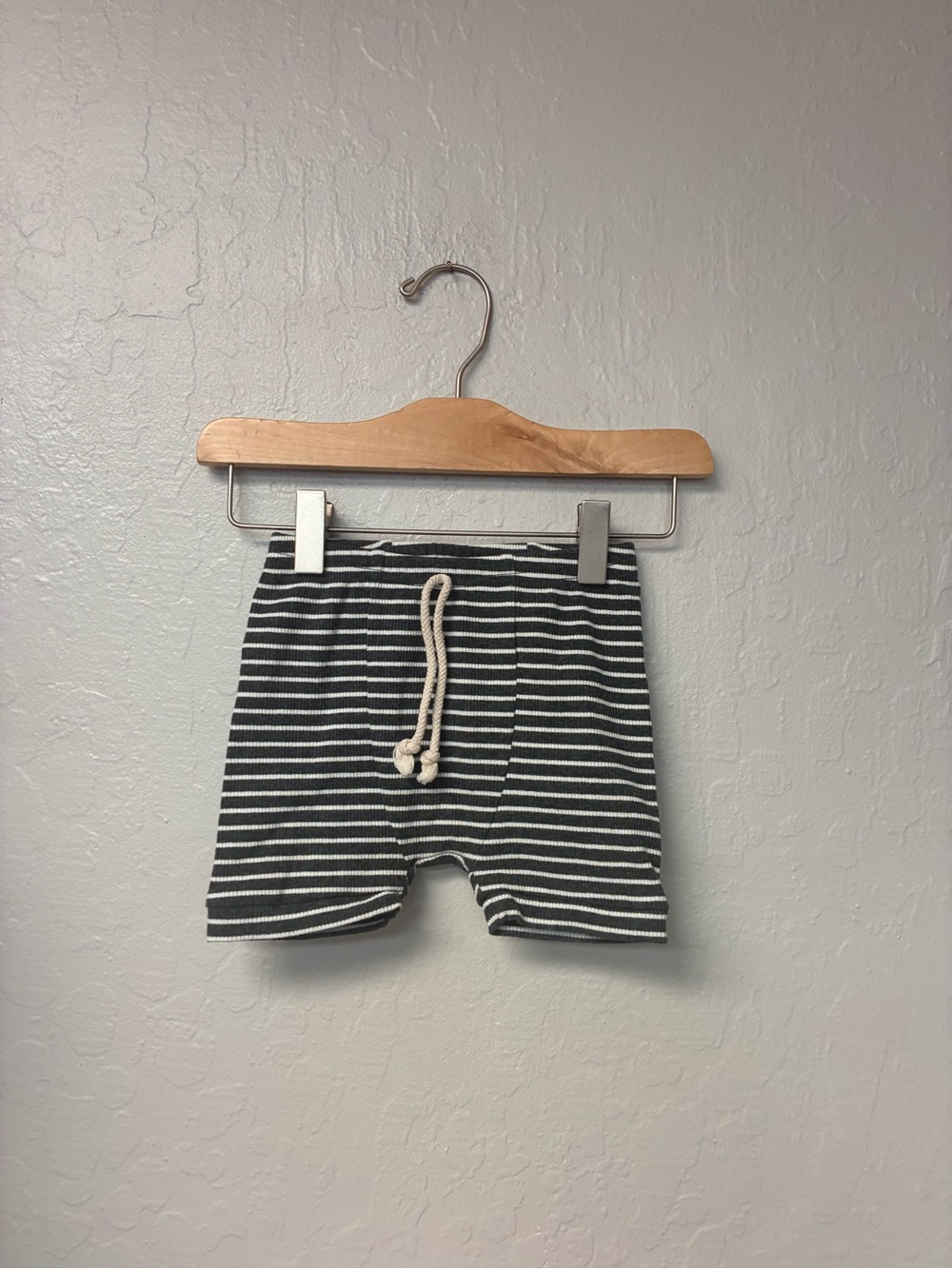 $15 ADD ON mebie baby stripe shorts 2T zara hanna andersson hanie and jack